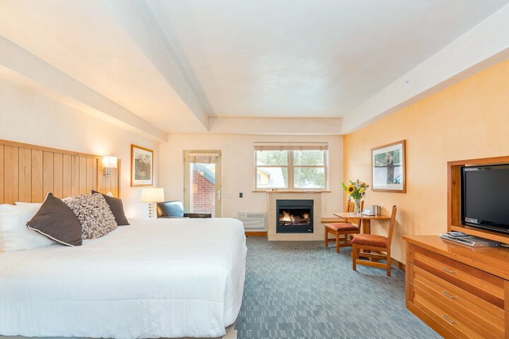 Room 25 of 61
