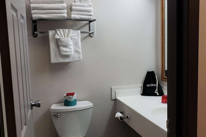 Room 8 of 42