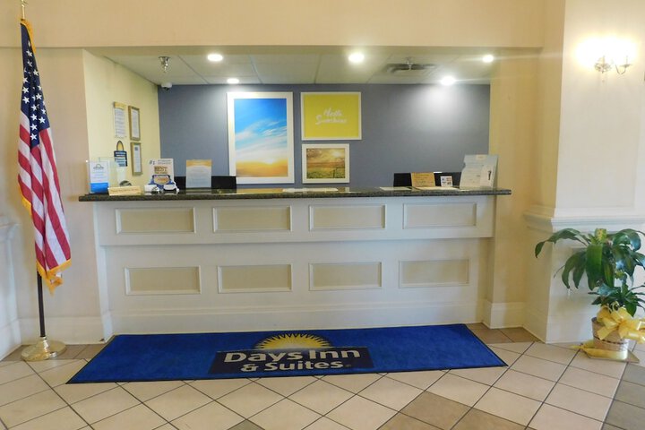 Days Inn & Suites by Wyndham Pocahontas
