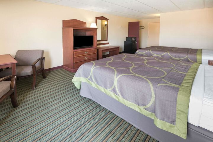 Room 12 of 16