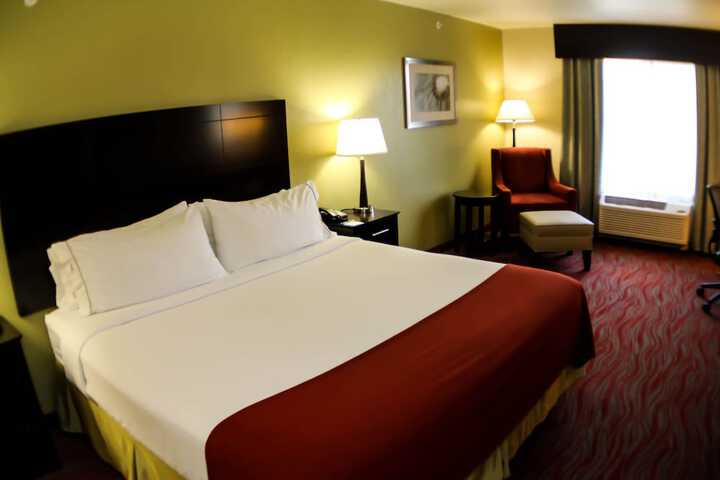 Holiday Inn Express Hotel & Suites Indianapolis North Carmel by IHG
