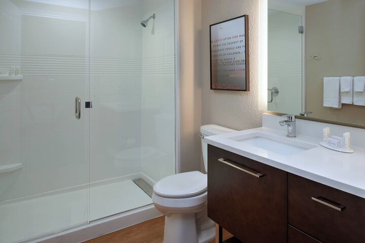 Room 10 of 26