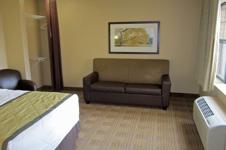 Room 17 of 27