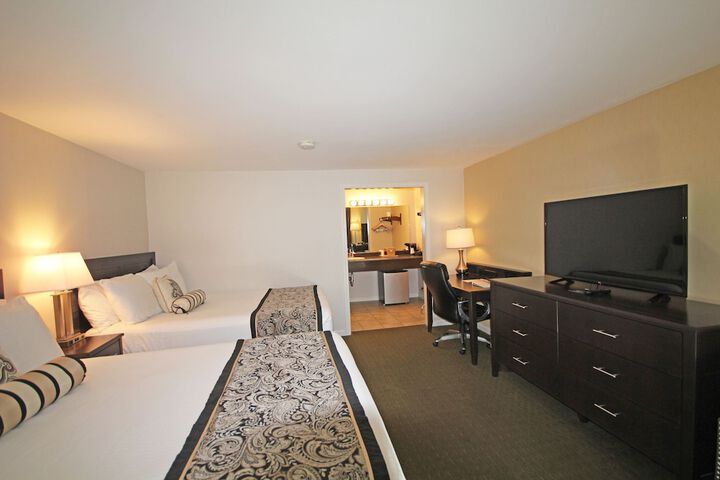Room 11 of 32