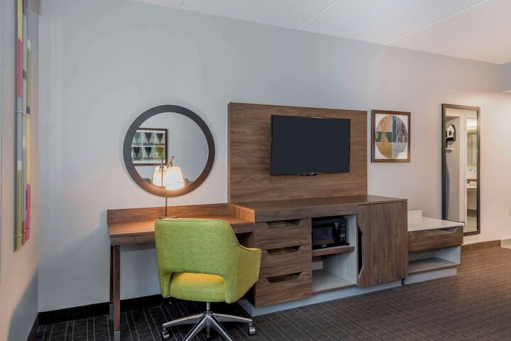 Room 21 of 54