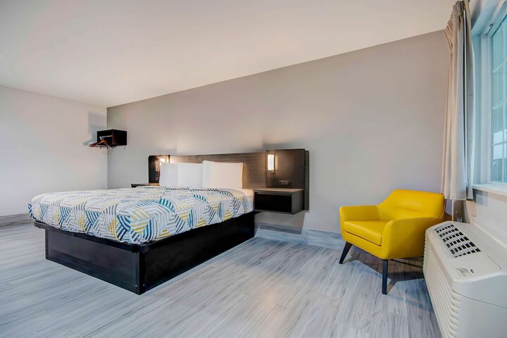 Room 15 of 44