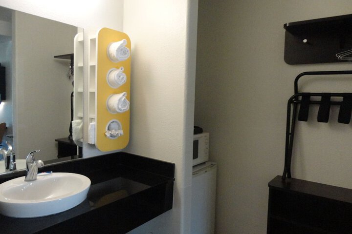 Room 14 of 43