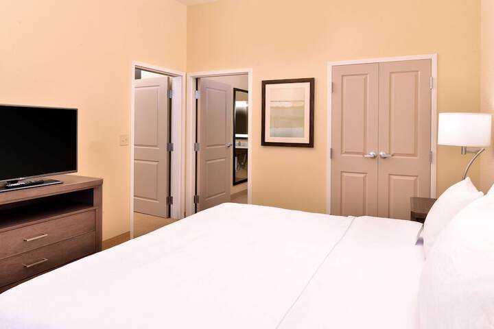 Room 37 of 80