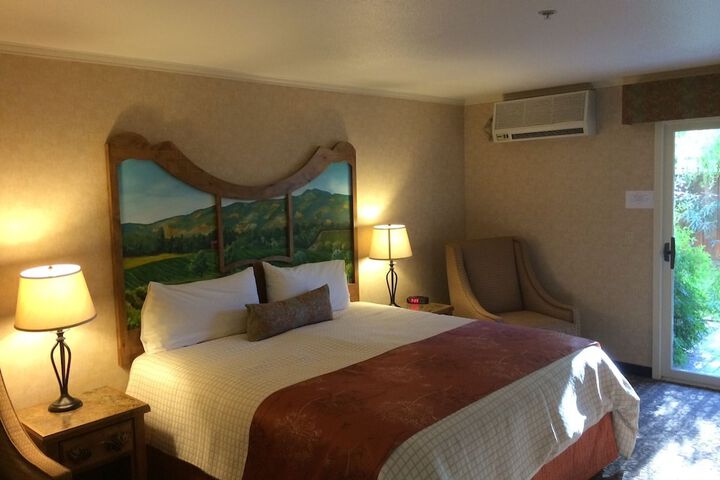 Room 27 of 38