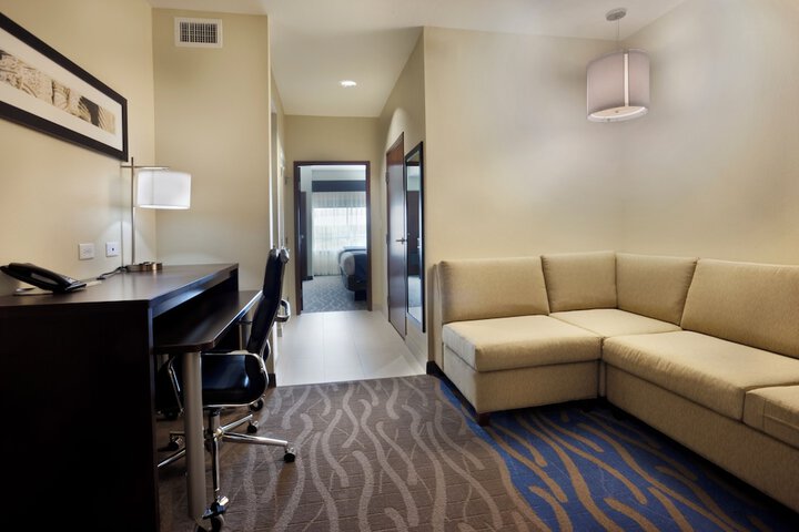 Room 15 of 38