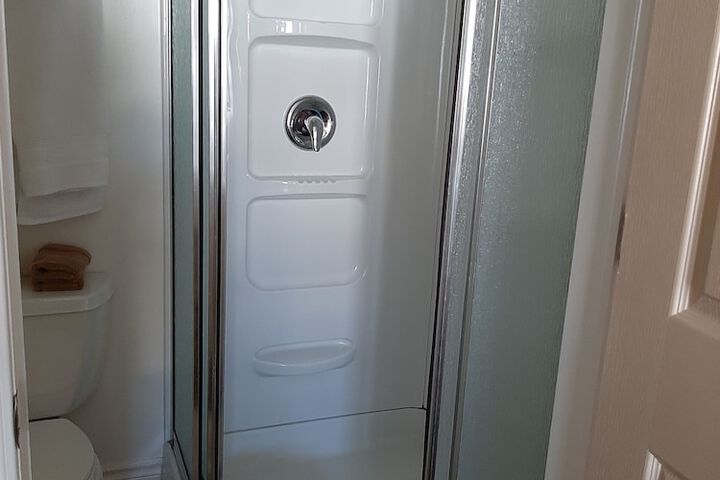 Room 3 of 6