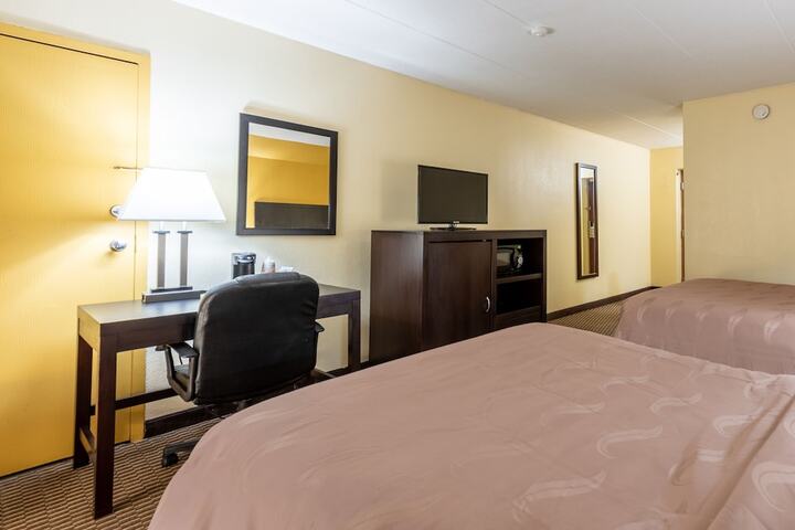 Room 7 of 37