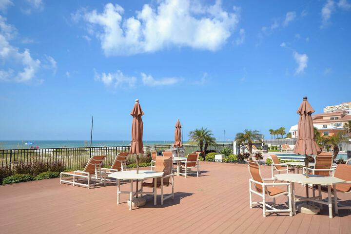 La Vistana 703 by Distinctive Beach Rentals