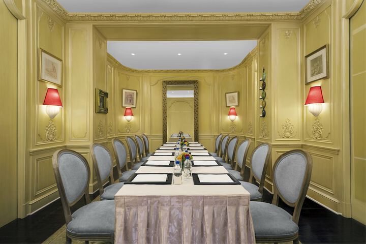 Hotel Plaza Athenee