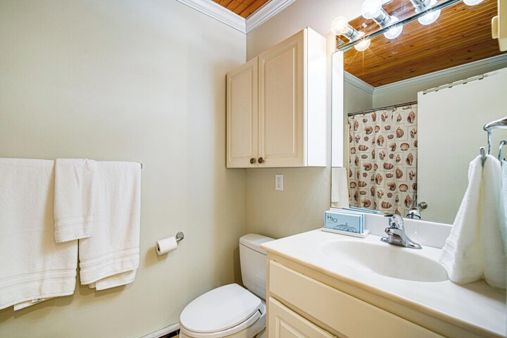 Steps to Sand & Surf! Couples Haven in Brigantine
