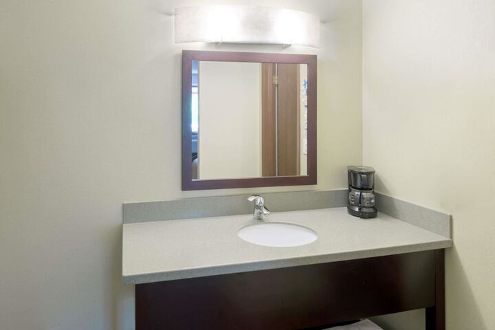 Room 8 of 23