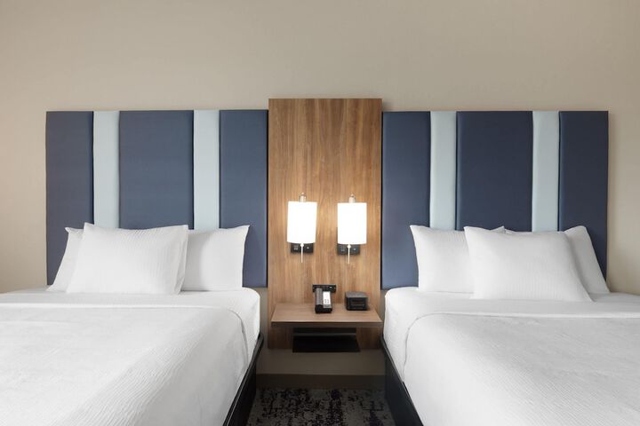 La Quinta Inn & Suites by Wyndham Athens I-65