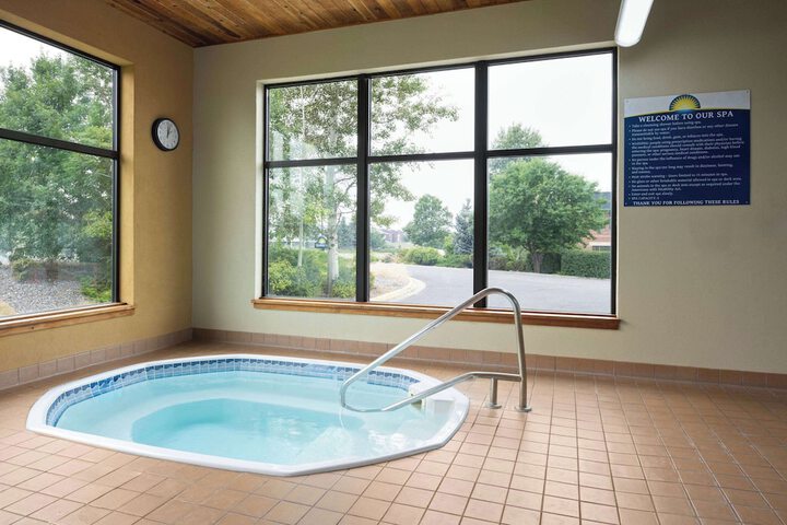 Days Inn & Suites by Wyndham Bozeman