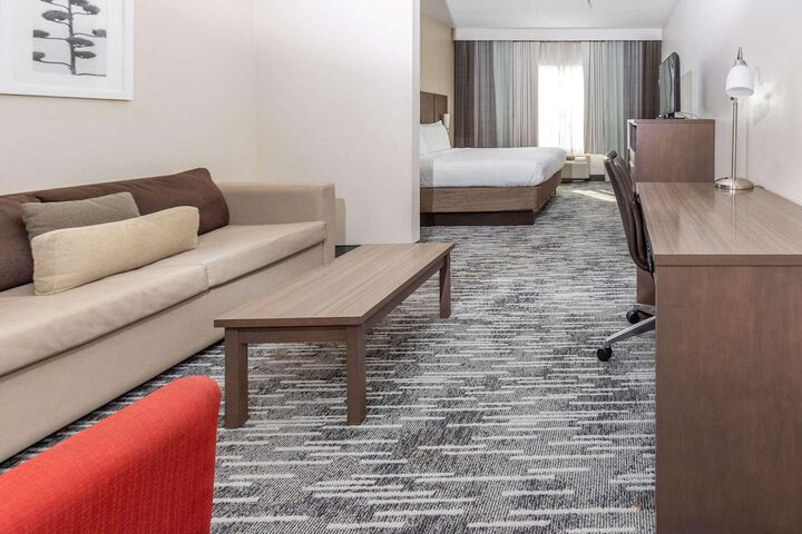 Room 10 of 18