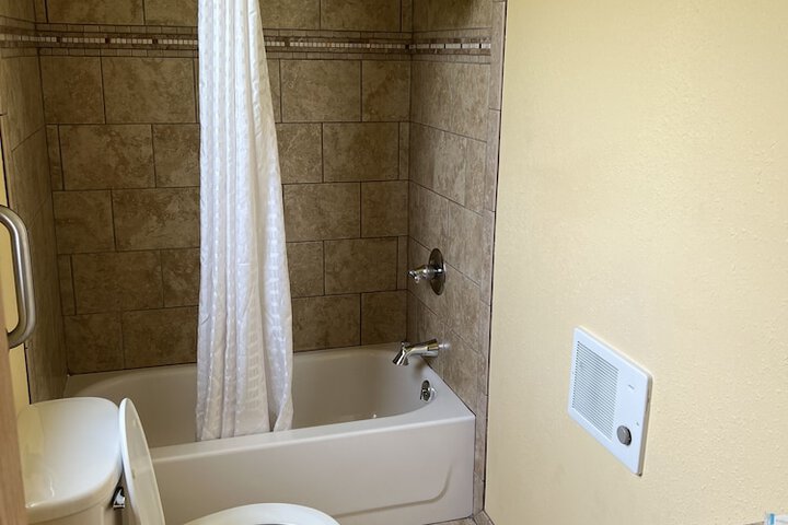 Room 358 of 443