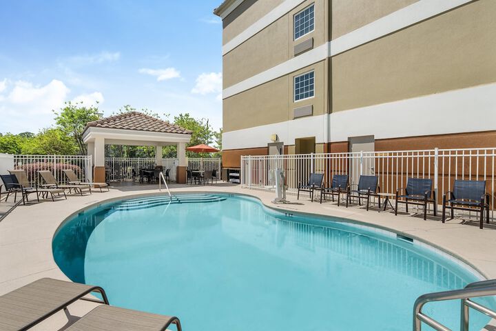 Pool 9 of 35