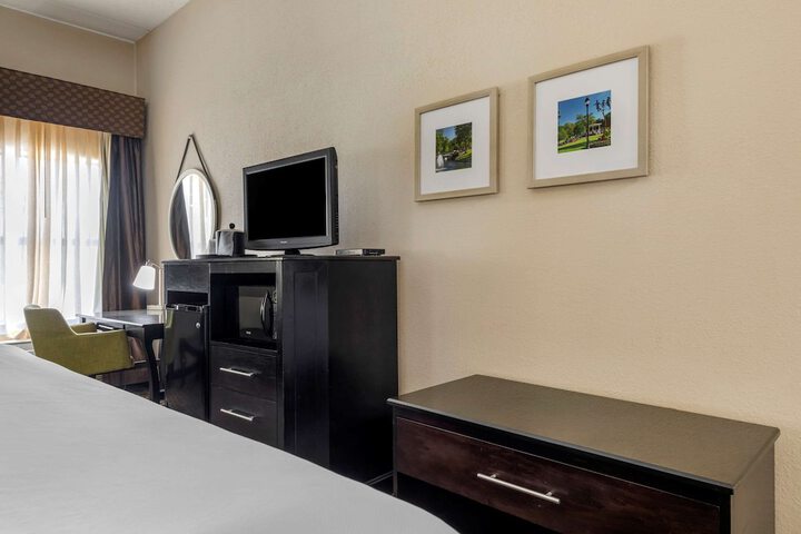 Room 18 of 29