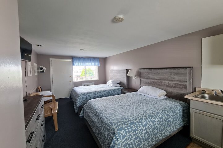 Room 12 of 27