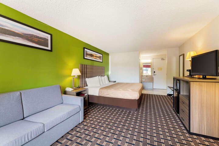 Room 16 of 32