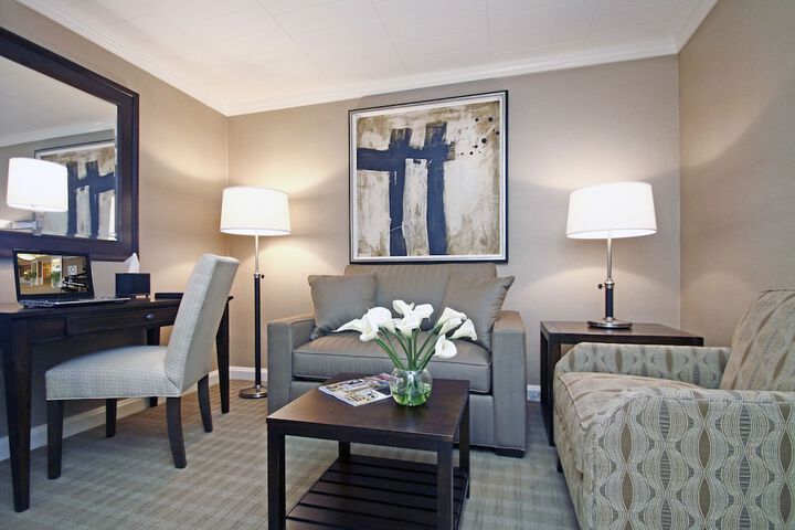 Ethan Allen Hotel