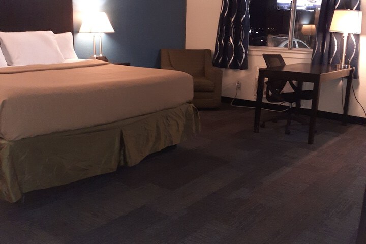 Room 14 of 30