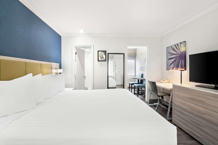 Room 7 of 42