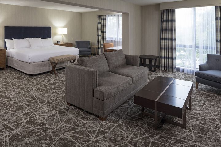 Room 32 of 49