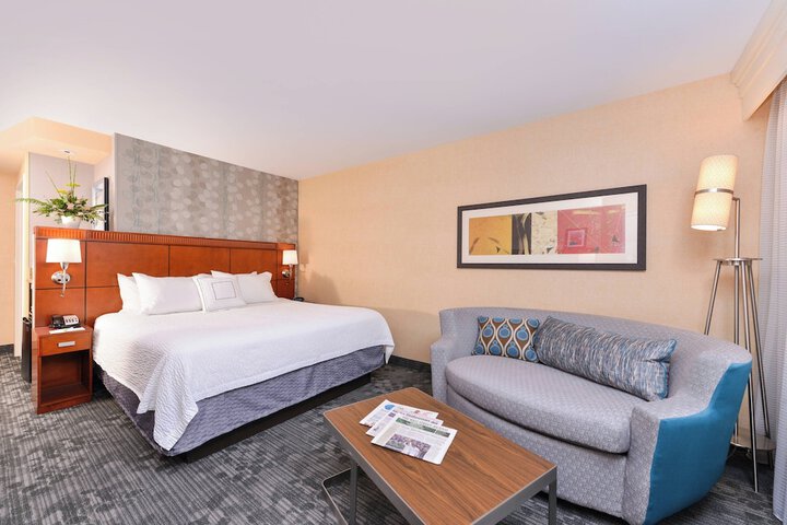 Room 43 of 77