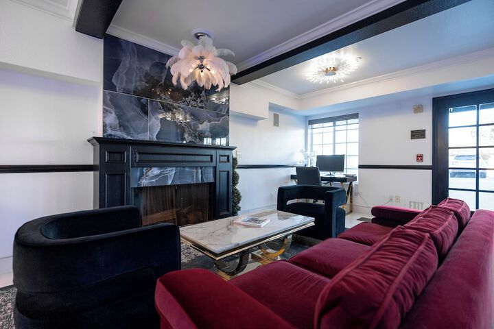 Ascot Suites