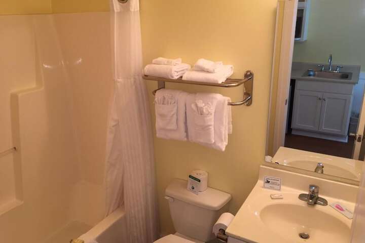 Topsail Shores Inn