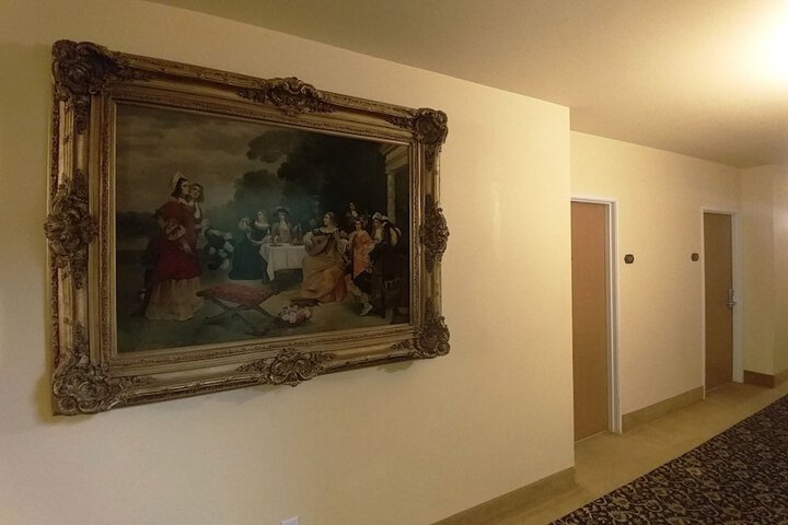 Ballroom/Hall 23 of 38