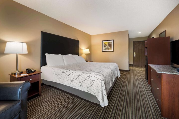 Room 35 of 40