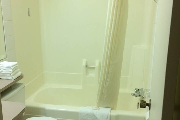 Room 70 of 96