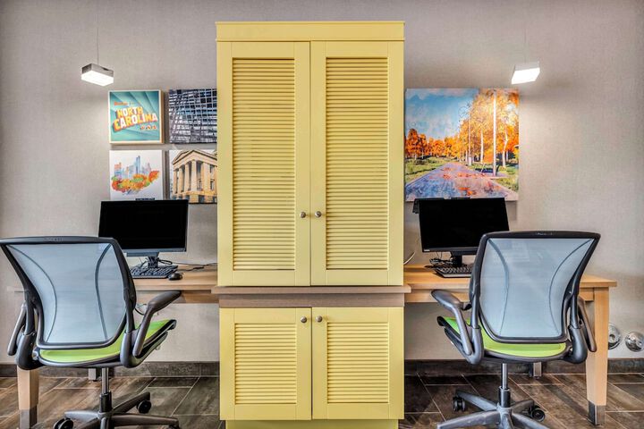 Business Center 83 of 83