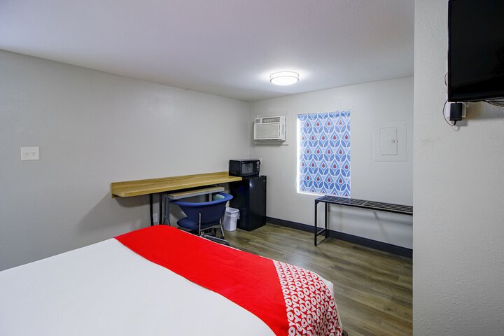 Room 12 of 23
