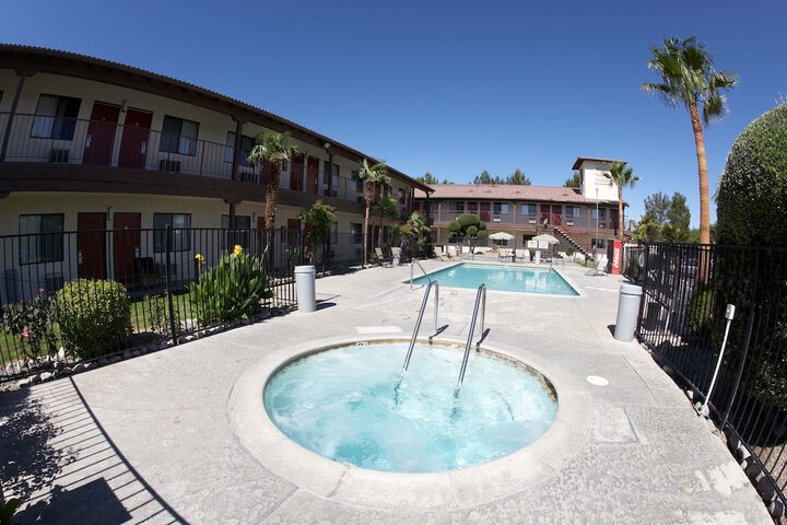Palms Inn & Suites