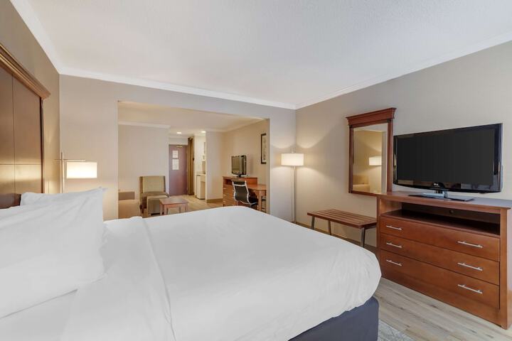 Room 27 of 42