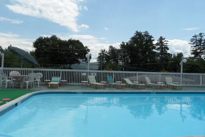 Pinebrook Motel