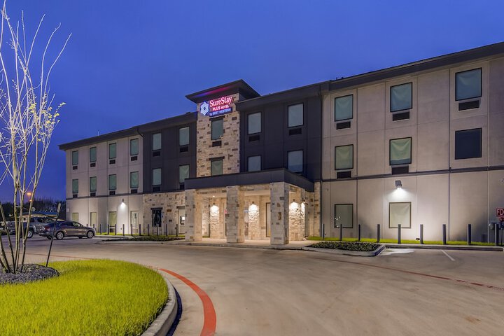 Hotel 2 of 30