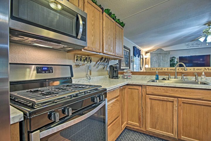 Hot Tub & Deck: Tranquil Home Near Grand Lake