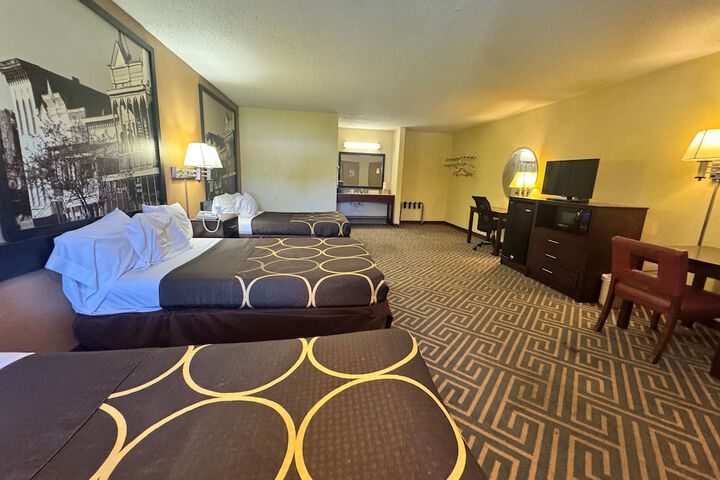 Super 8 by Wyndham Laurel