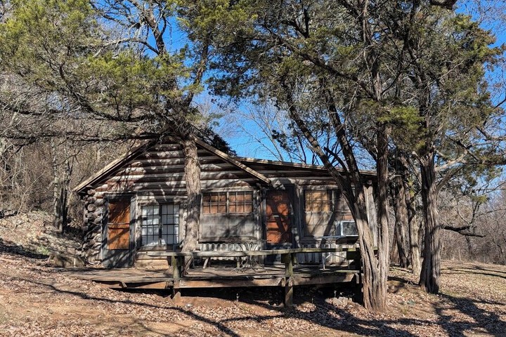 Cedarvale Cabins at Turner Falls