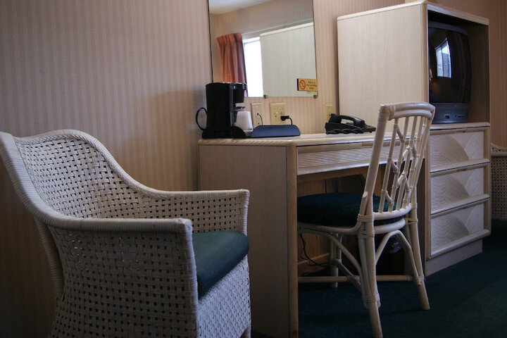Room 19 of 34