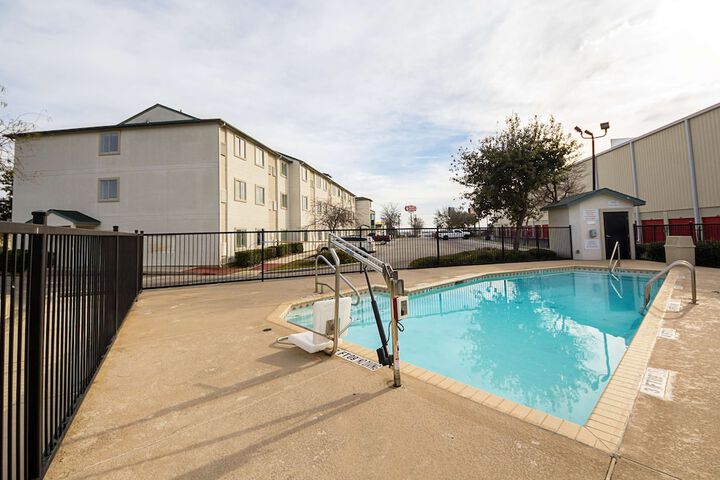 Pool 13 of 58