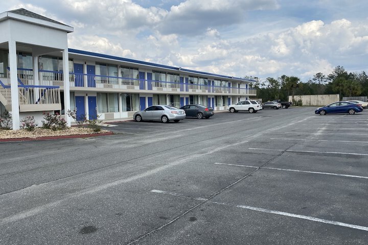Hotel 4 of 52